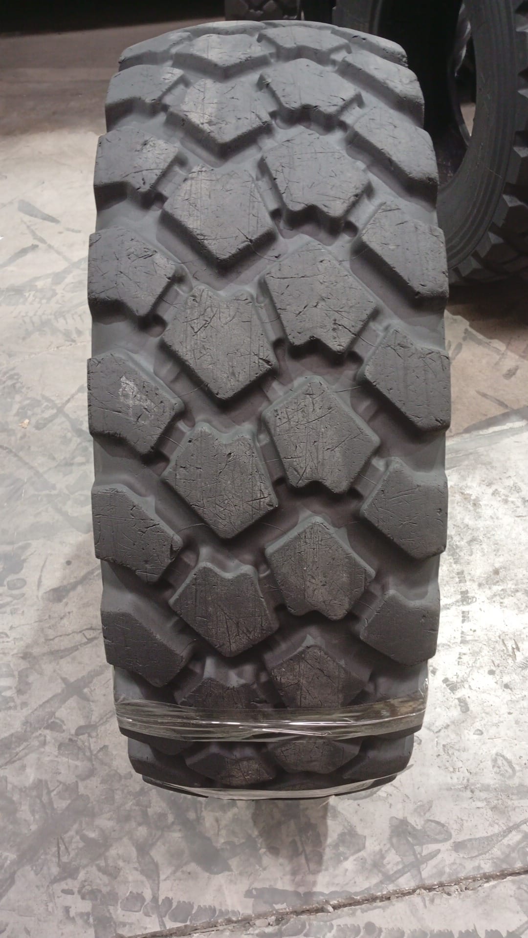 MICHELIN 335/80R20 - Imagen 2
