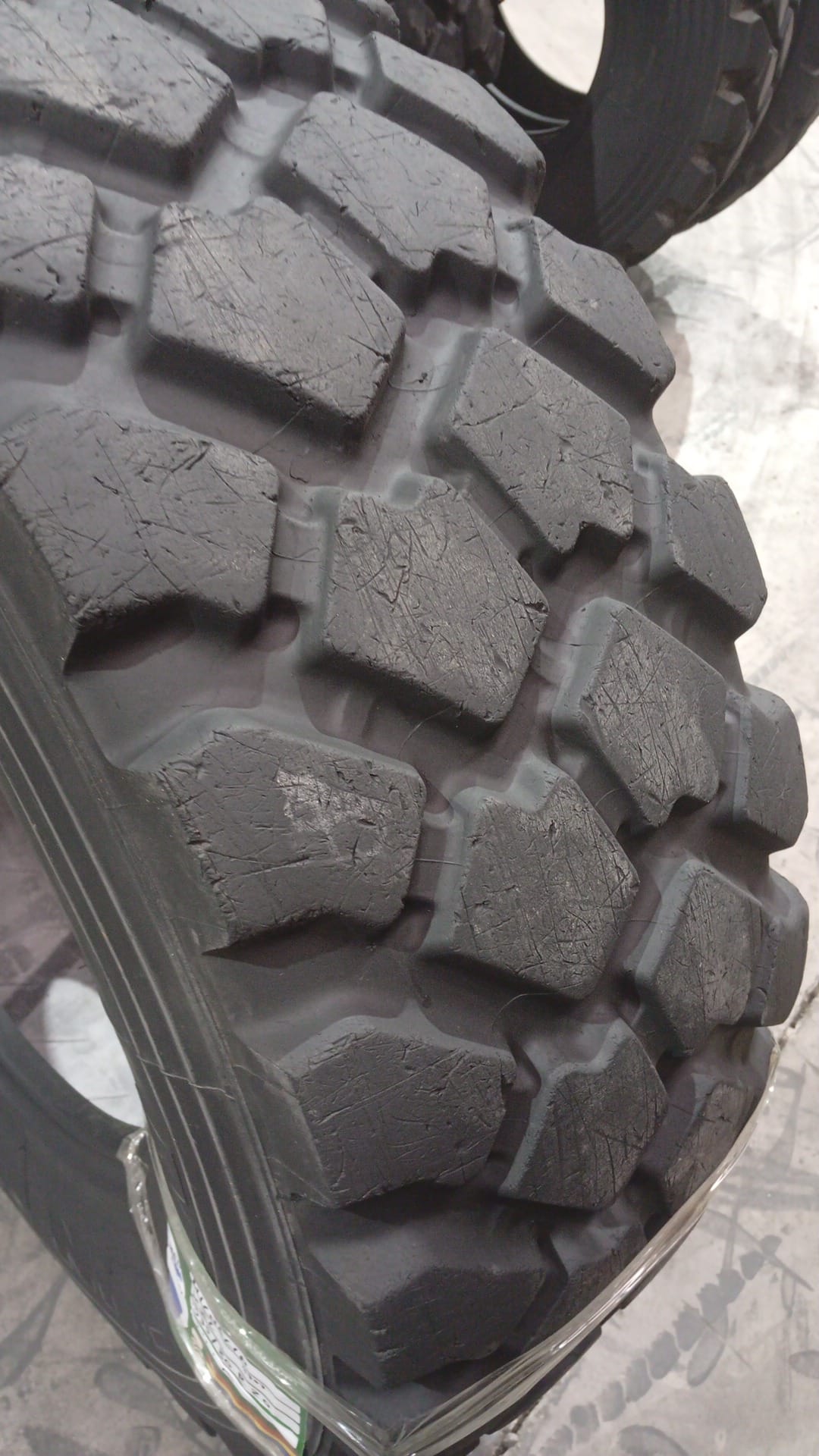 MICHELIN 335/80R20 - Imagen 4
