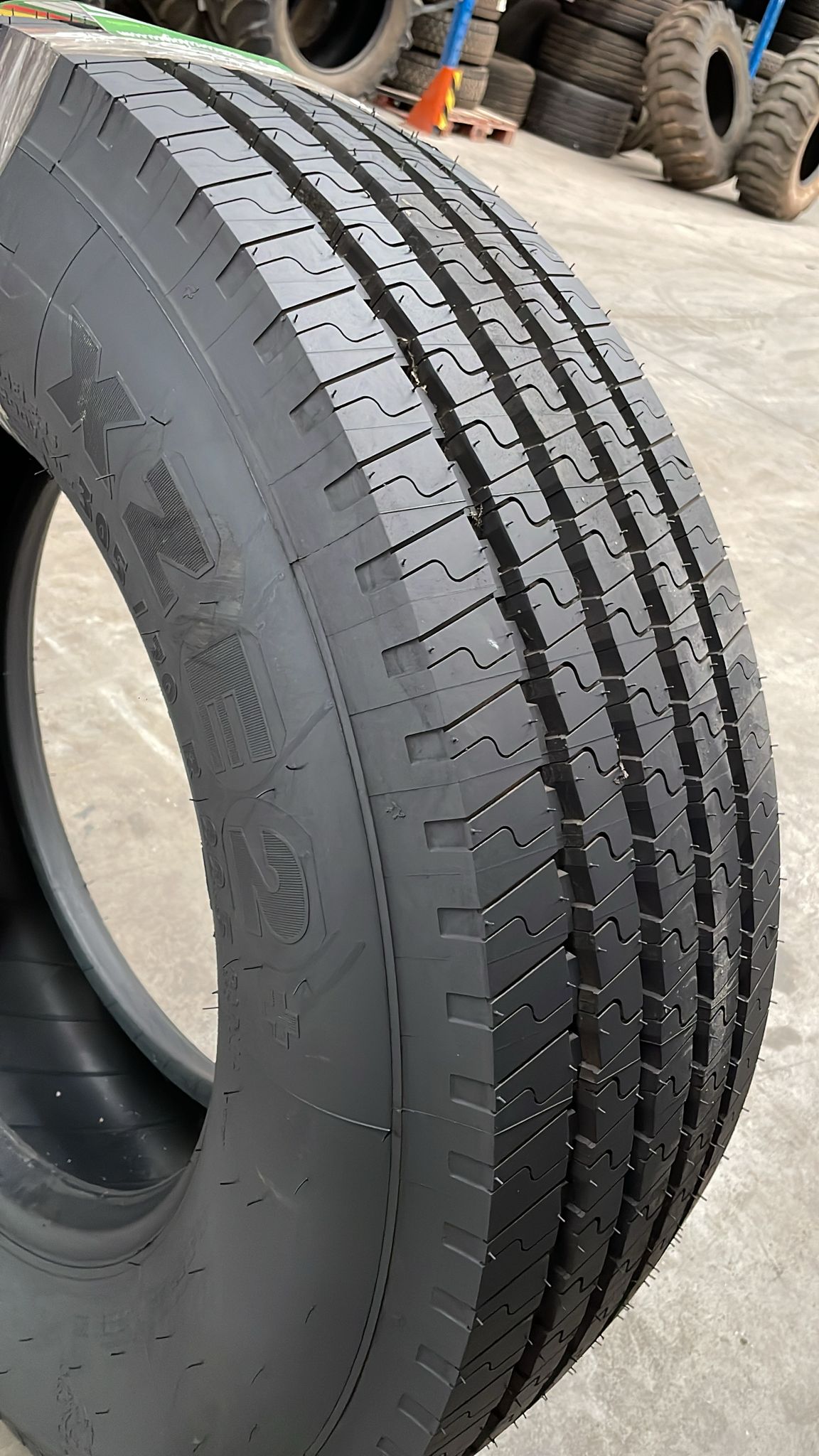 MICHELIN 305/70R22.5 - Imagen 3