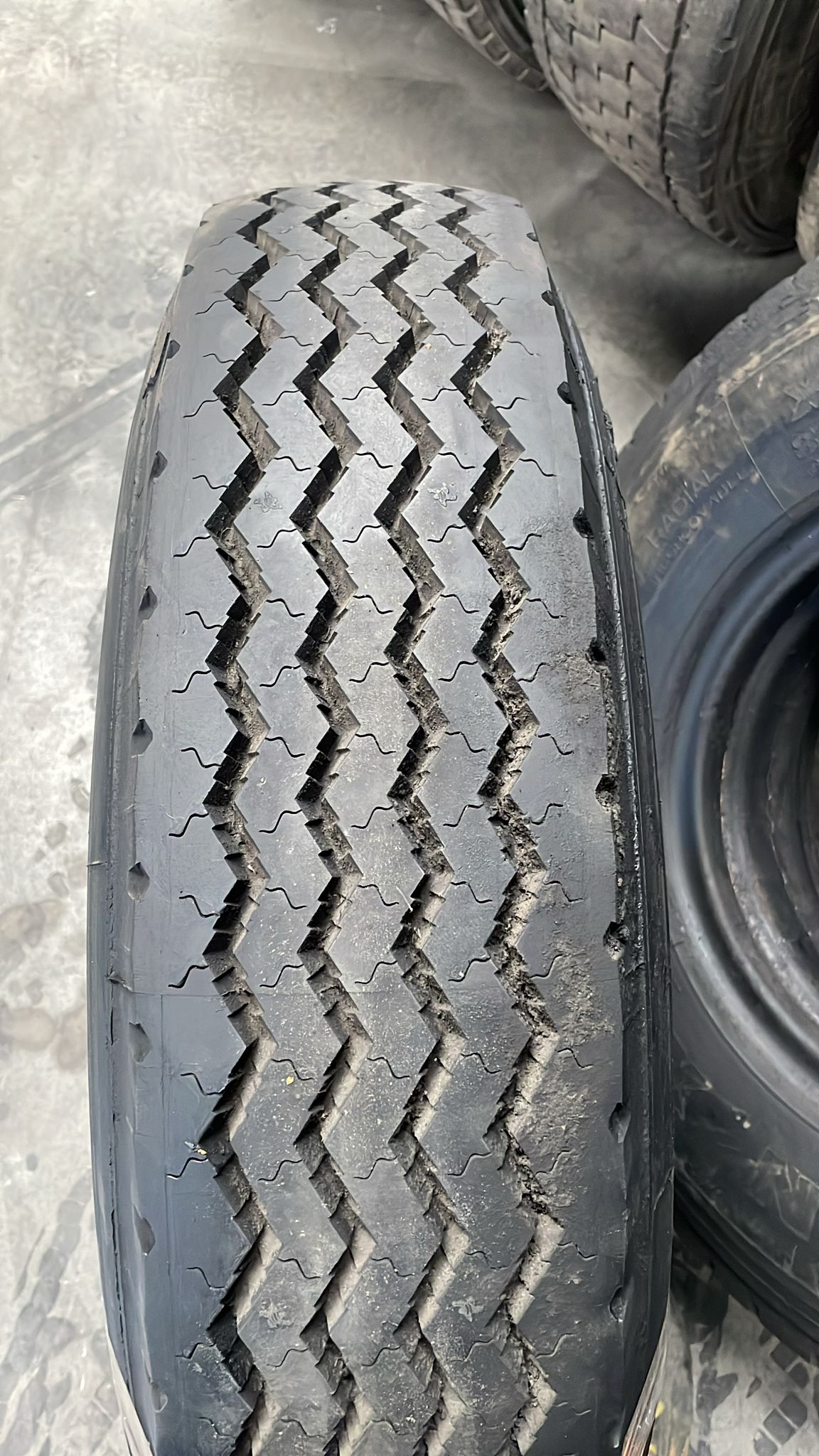 MICHELIN 8.25R16 - Imagen 2