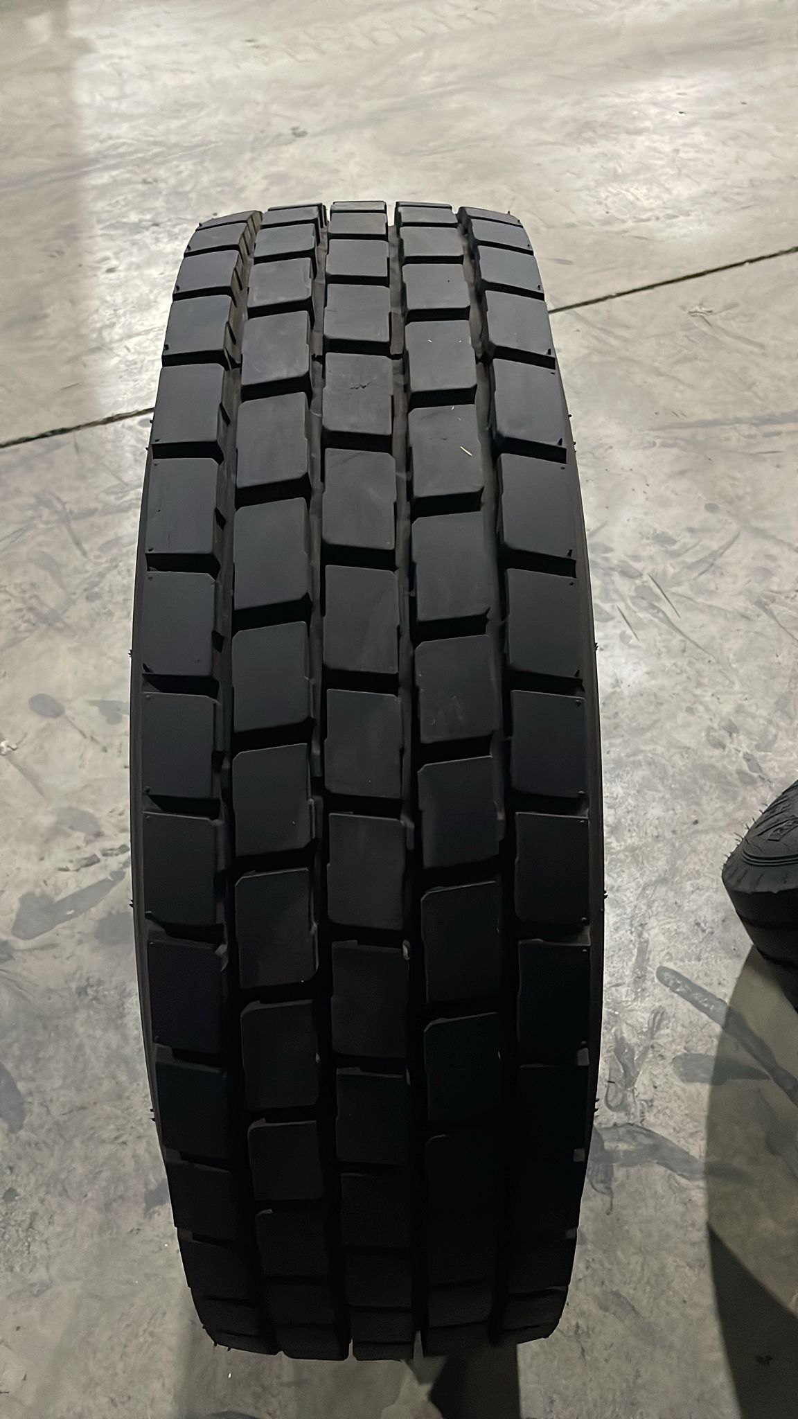 FALKEN 235/75R17.5 - Imagen 2