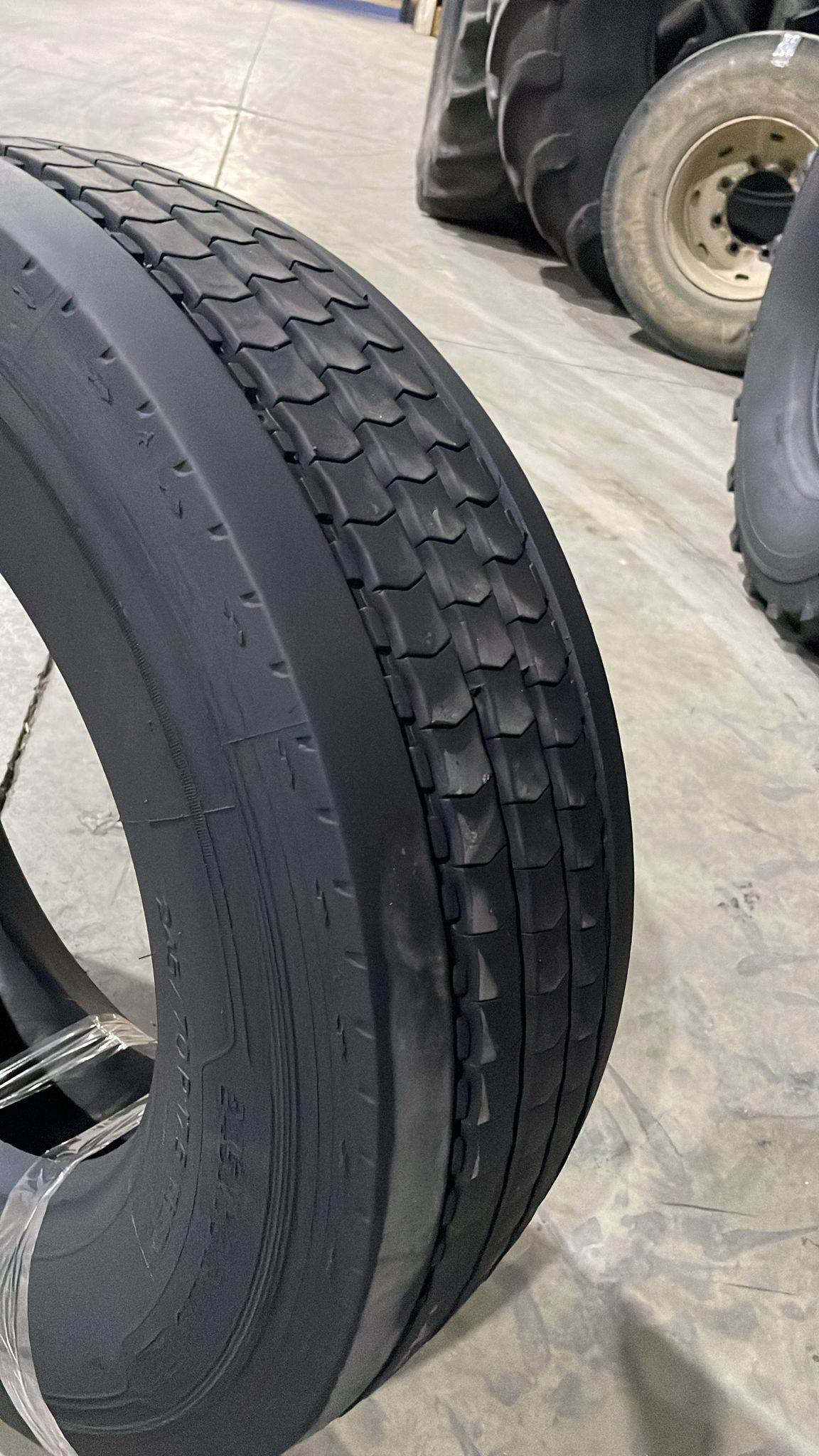 MICHELIN 245/70R17.5 - Imagen 3