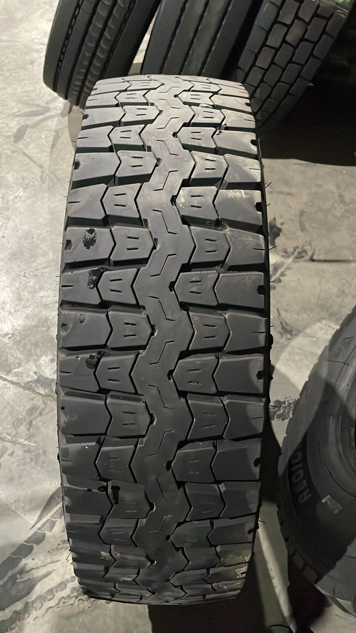 FORMULA 235/75R17.5 - Imagen 2
