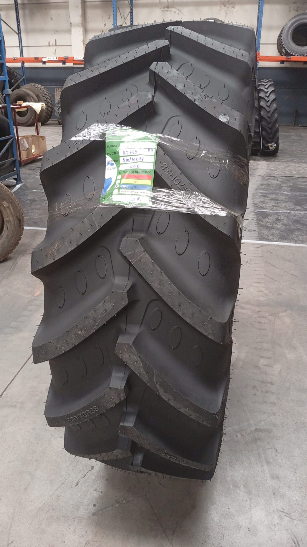 BKT 520/70R38 - Imagen 2