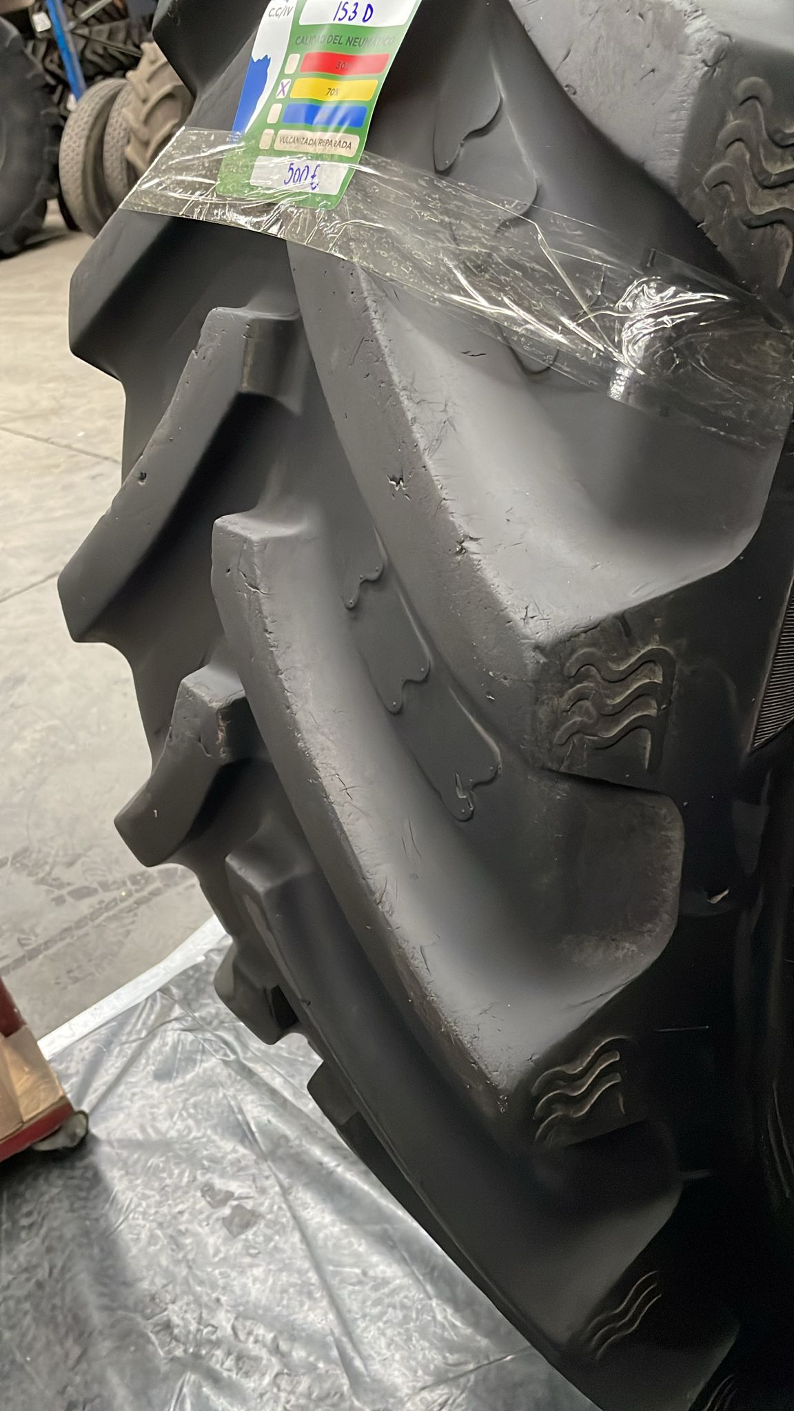 BKT 540/65R38 - Imagen 3