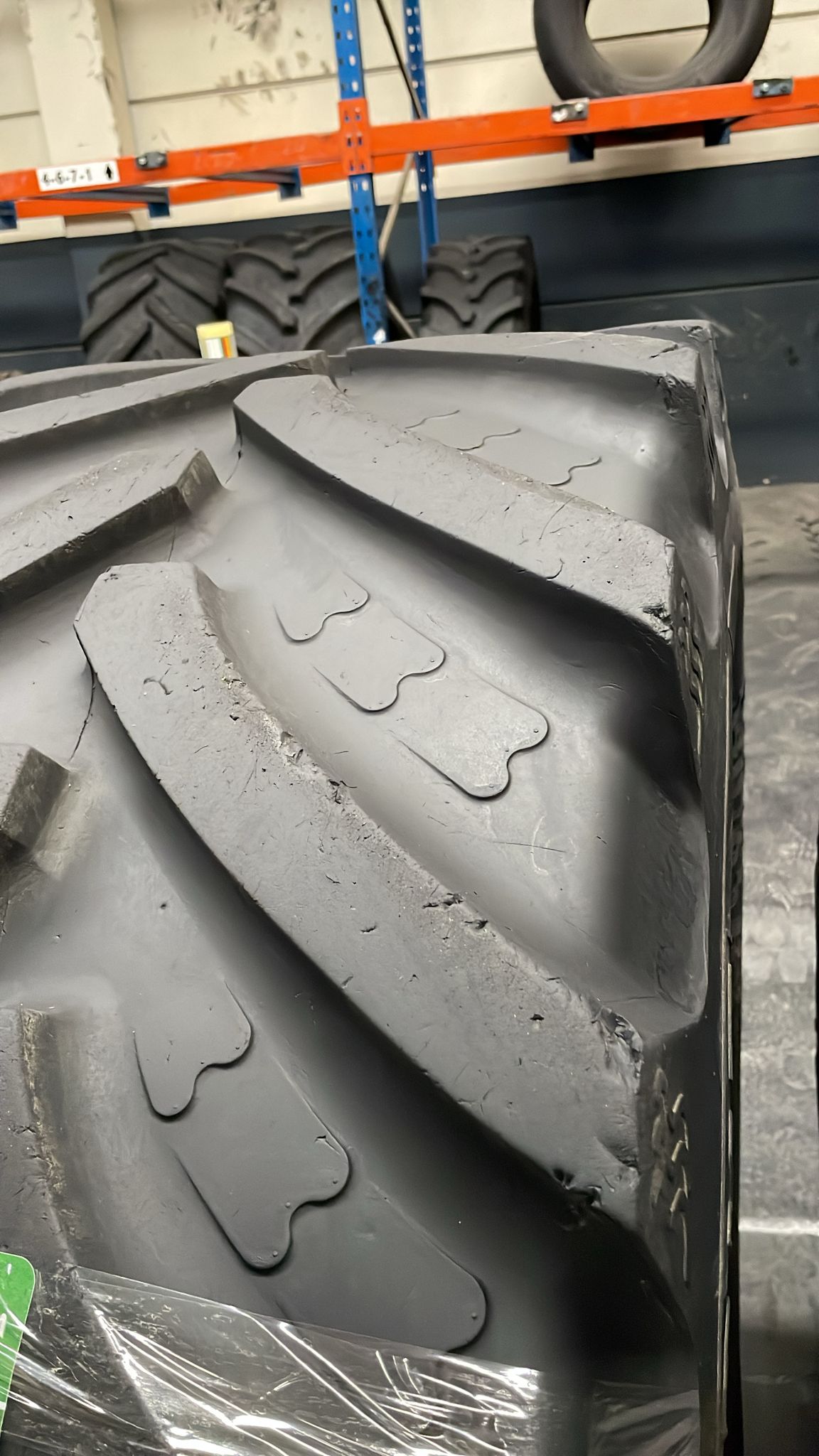 BKT 540/65R38 - Imagen 4