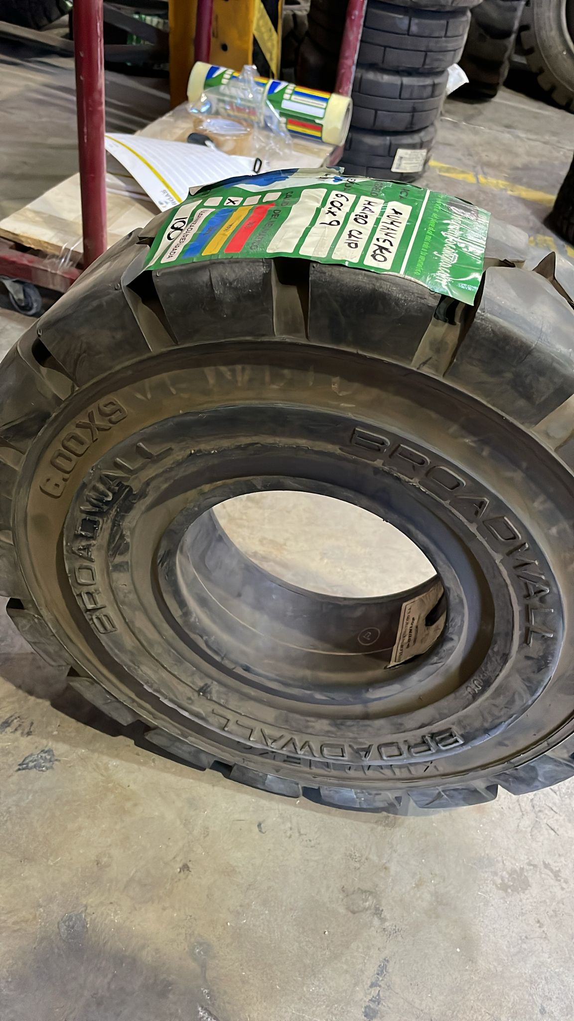 KUMANEKO 6.00-9 MACIZA CLIP - Imagen 3