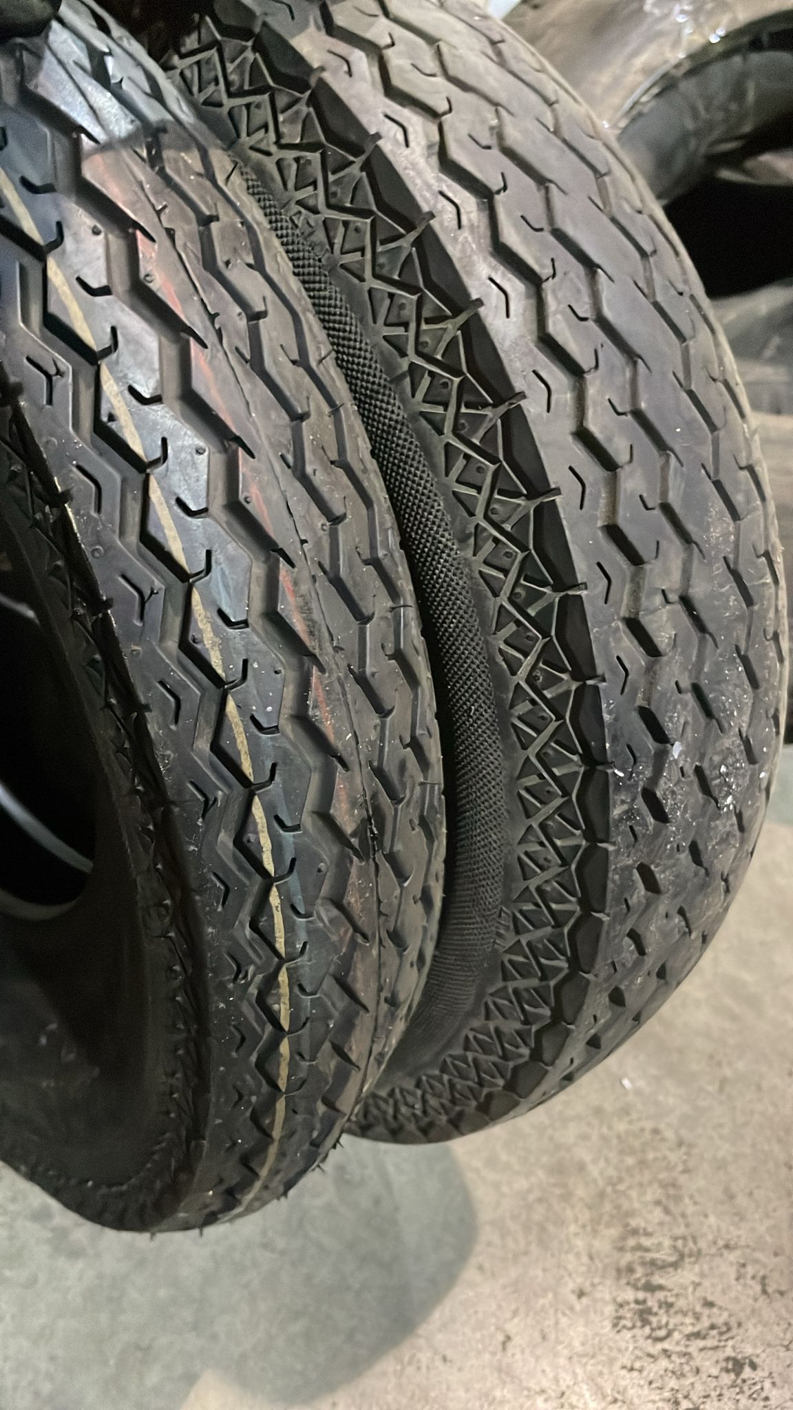 DELITIRE 4.00-8 - Imagen 3