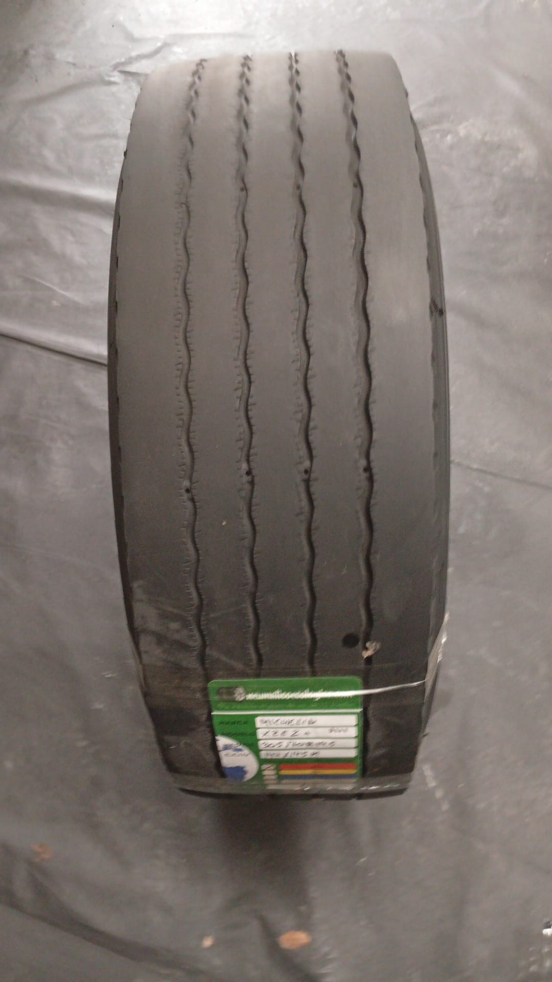 MICHELIN 305/70R19.5 - Imagen 2