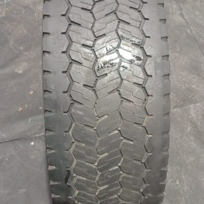 MICHELIN 265/70R19.5