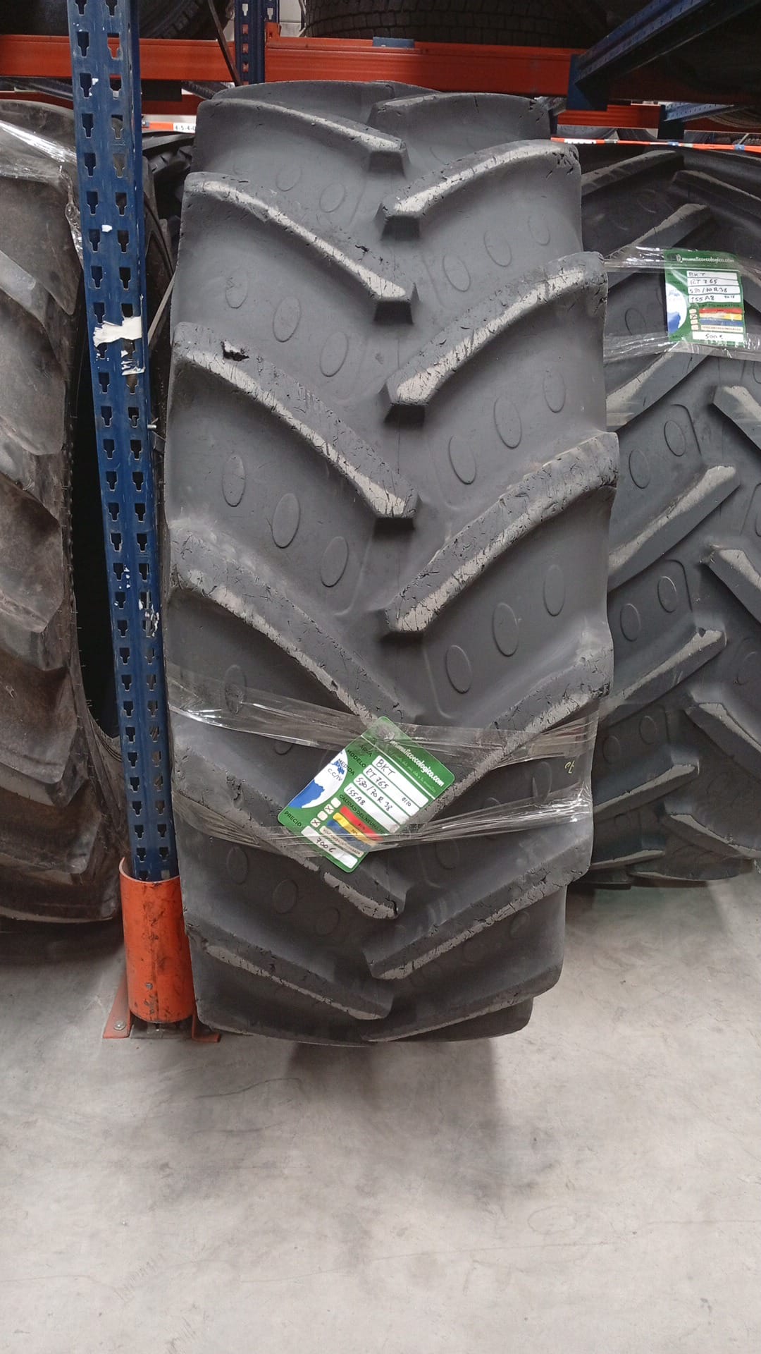 BKT 580/70R38 - Imagen 2