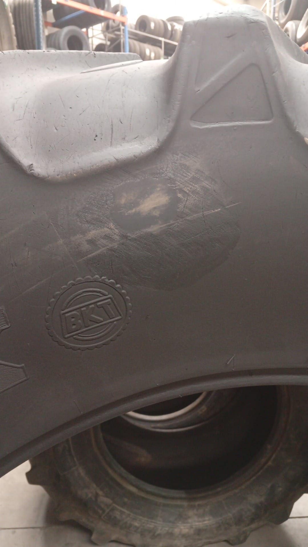 BKT 580/70R38 - Imagen 6