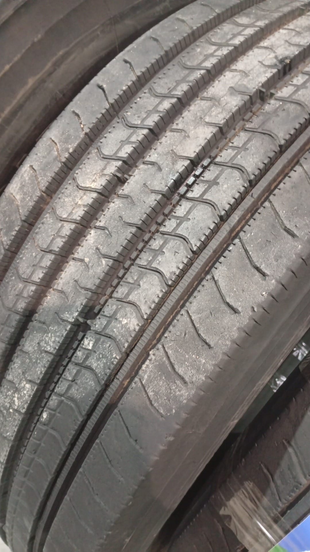 BRIDGESTONE 305/70R22.5 - Imagen 3