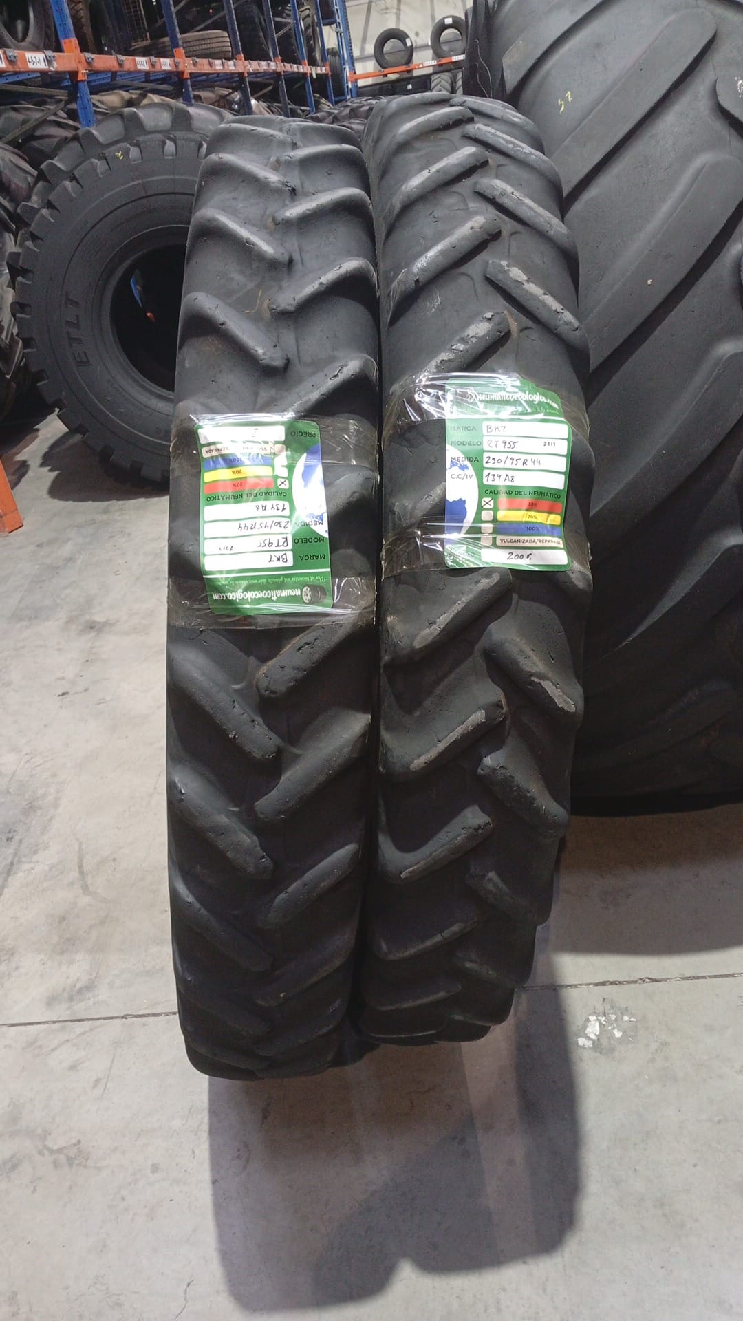 BKT 230/95R44 - Imagen 2
