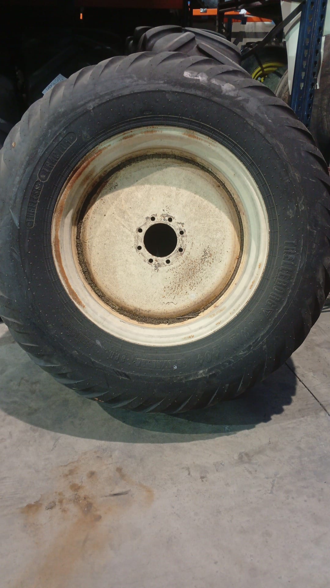 TRELLEBORG 650/65R34 + LLANTA - Imagen 3