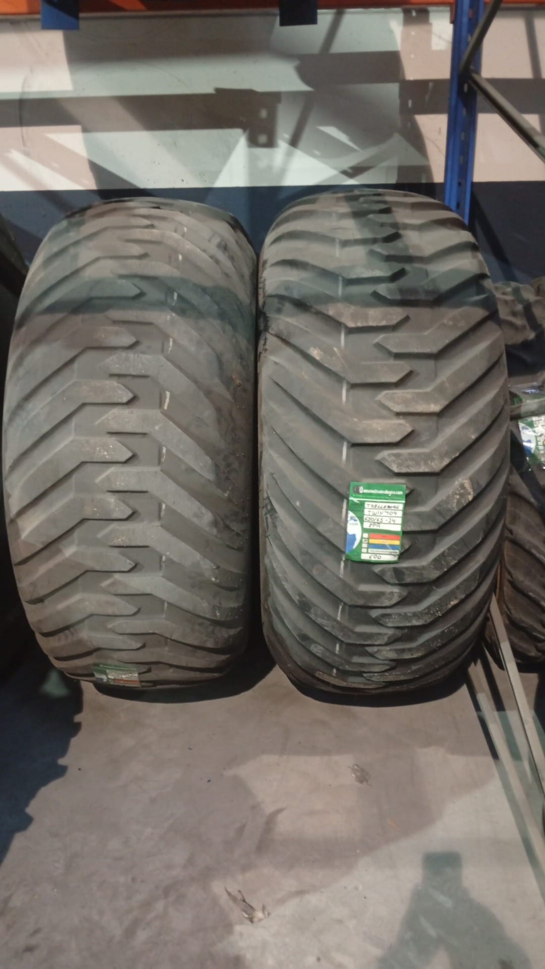 TRELLEBORG 650/65R34 + LLANTA - Imagen 2