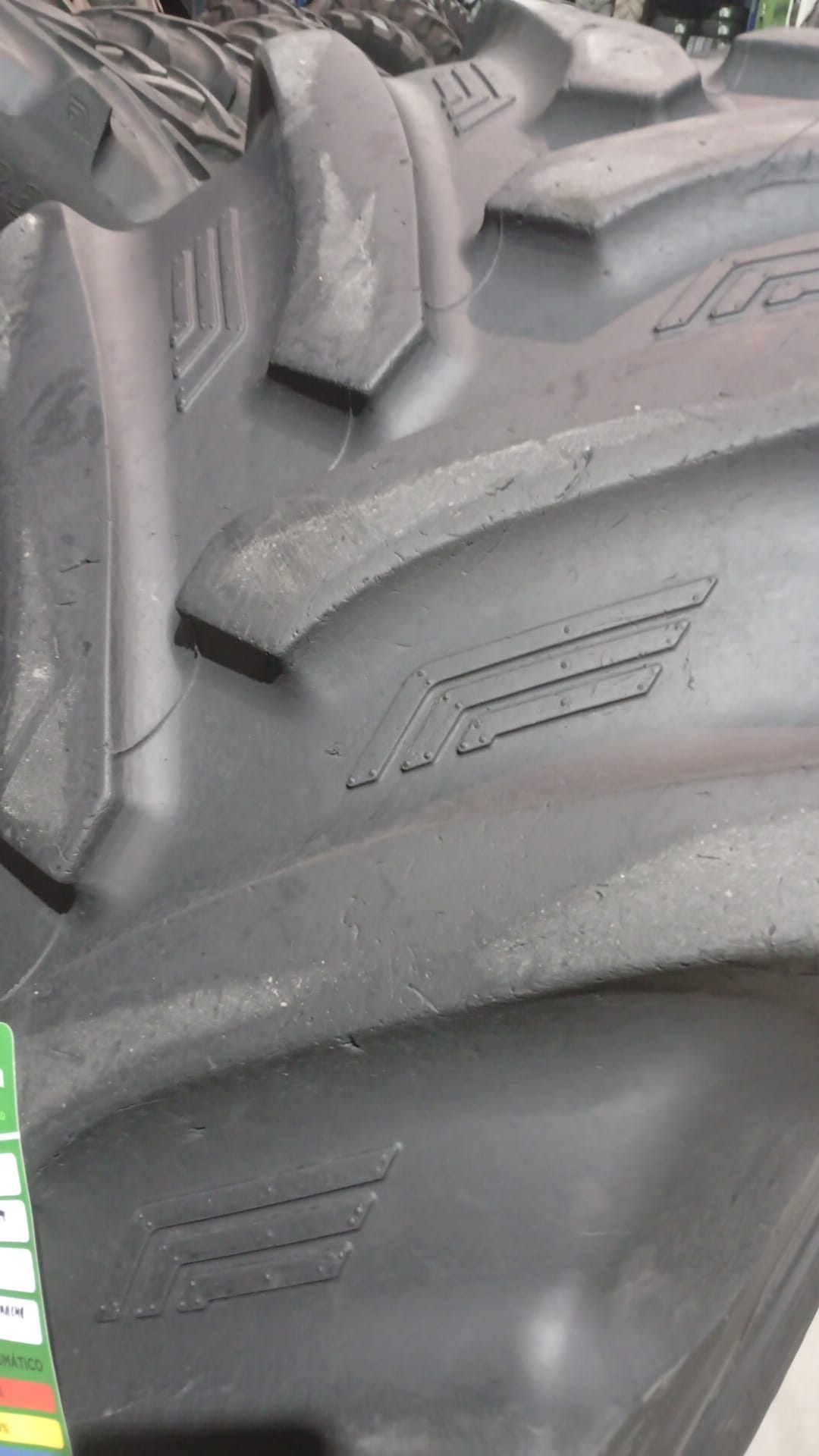 BKT 540/65R34 - Imagen 9