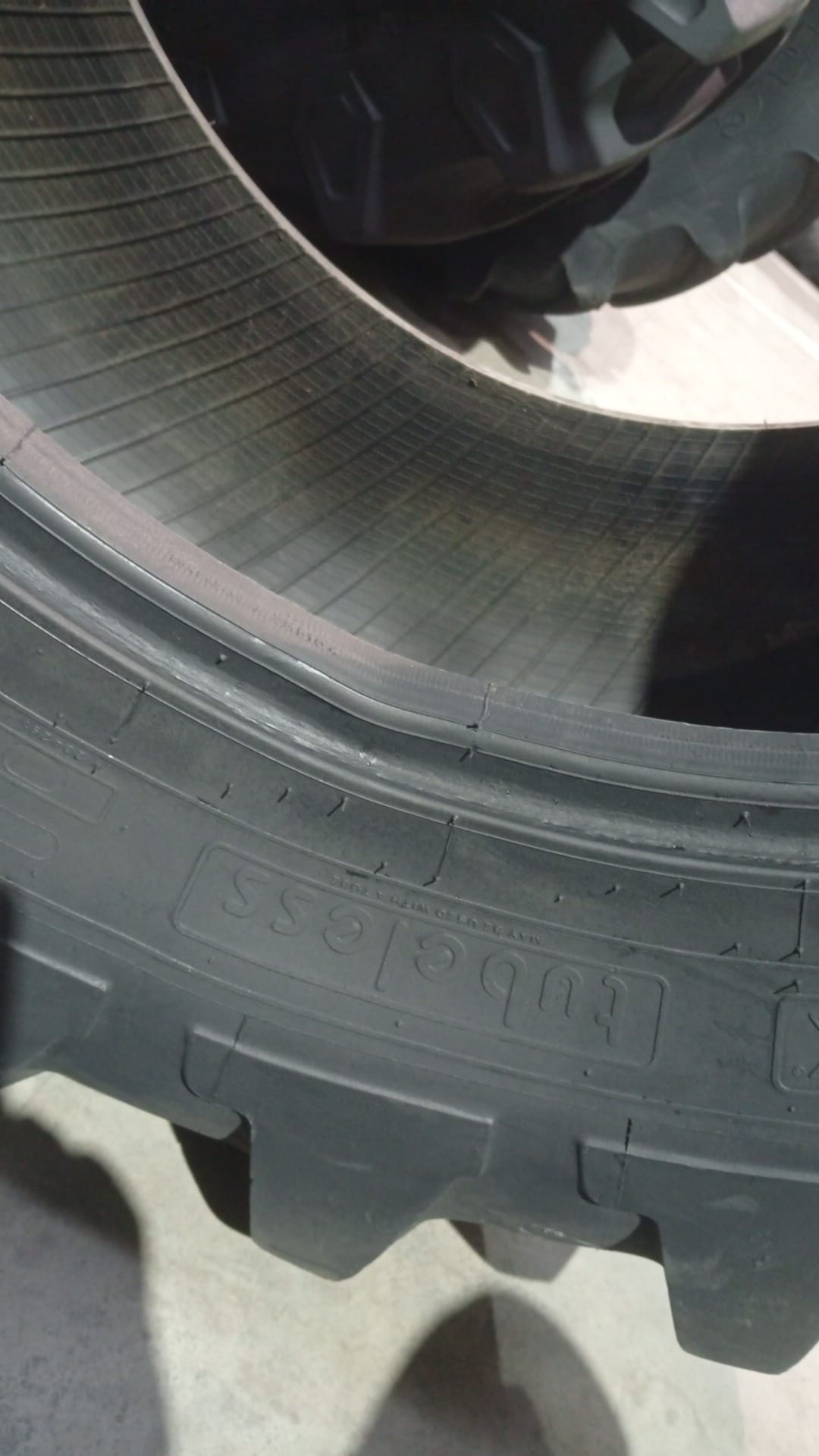 MICHELIN 16.9R28 - Imagen 3