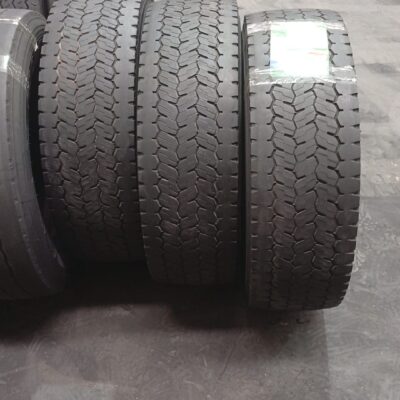 MICHELIN 265/70R19.5
