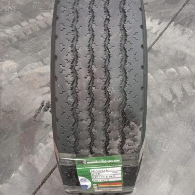 MICHELIN 285/70R19.5
