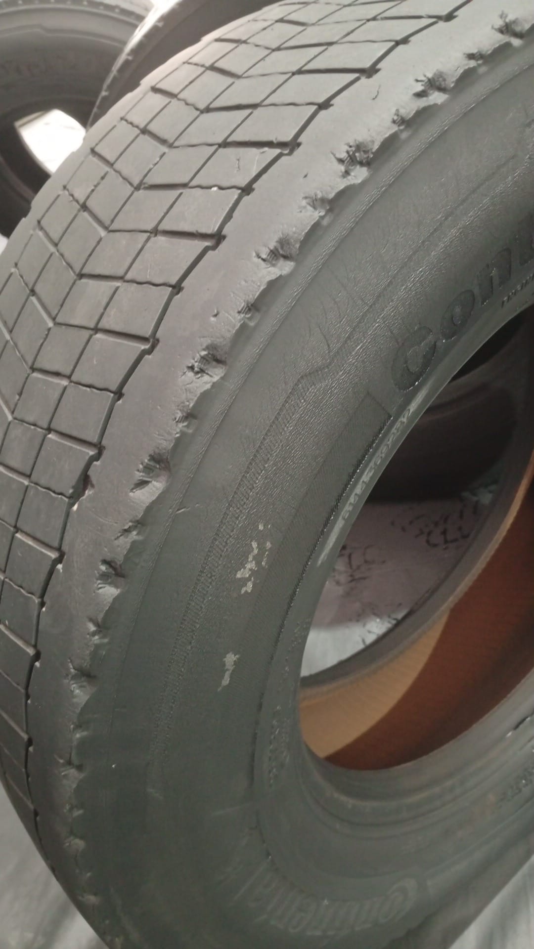 CONTINENTAL 285/70R19.5 - Imagen 4