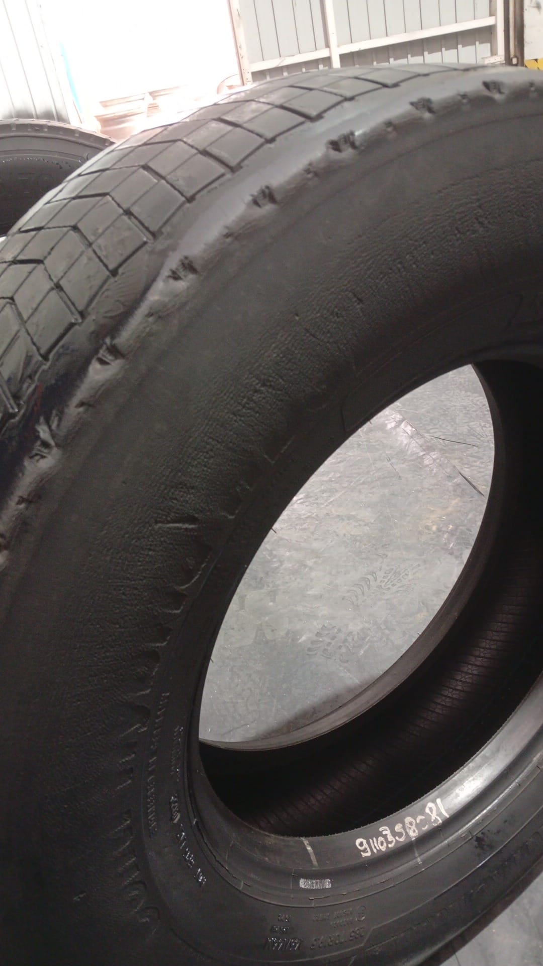 CONTINENTAL 285/70R19.5 - Imagen 3