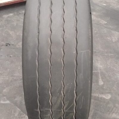 MICHELIN 285/70R19.5