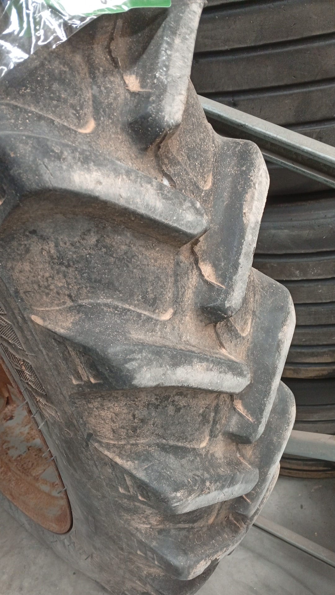 MRL 270/95R48 + LLANTA - Imagen 4