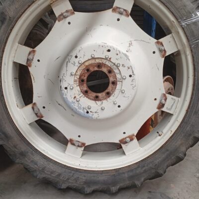 TAURUS 270/95R48 + LLANTA (JUEGO)
