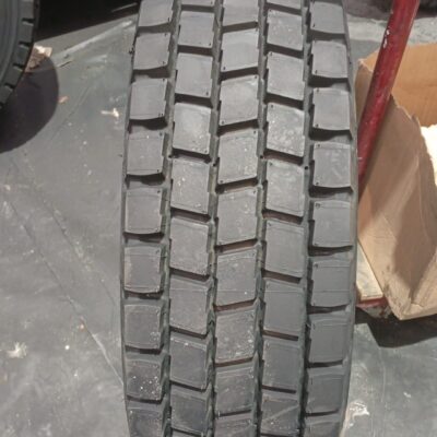 MICHELIN 215/75R17.5