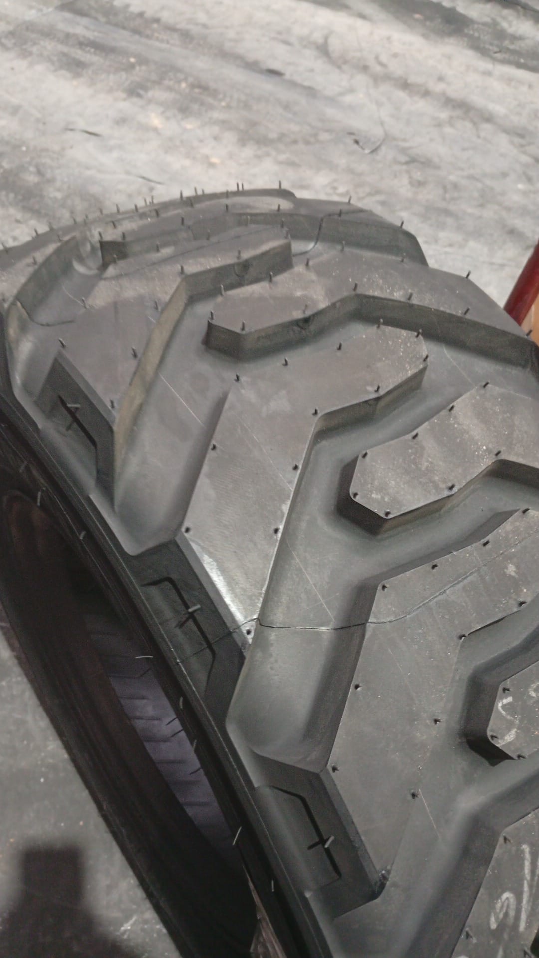 MICHELIN 305/70R16.5 - Imagen 3