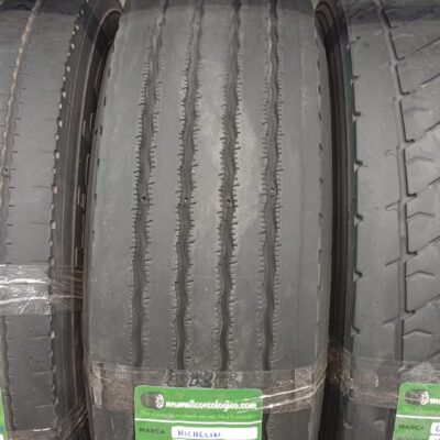 MICHELIN 285/70R19.5