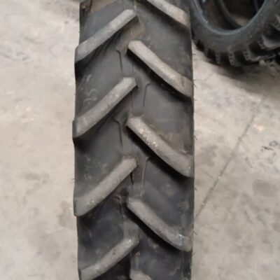 BKT 210/95R28