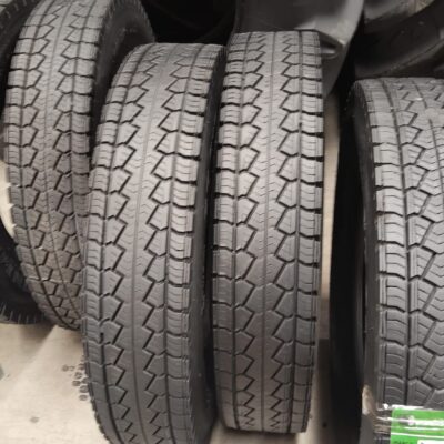 DUNLOP 8.25R20
