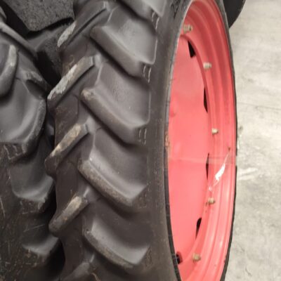 BKT 230/95R40 + LLANTA COMPLETA