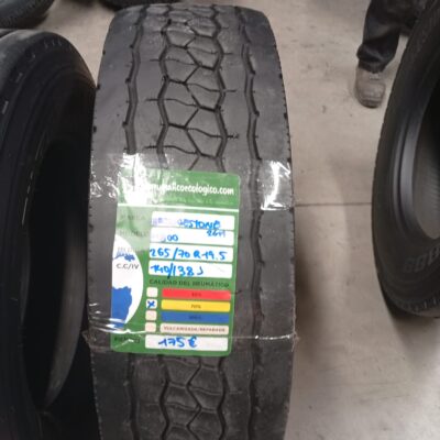 BRIDGESTONE 265/70R19.5