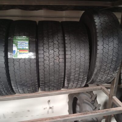 MICHELIN 265/70R19.5
